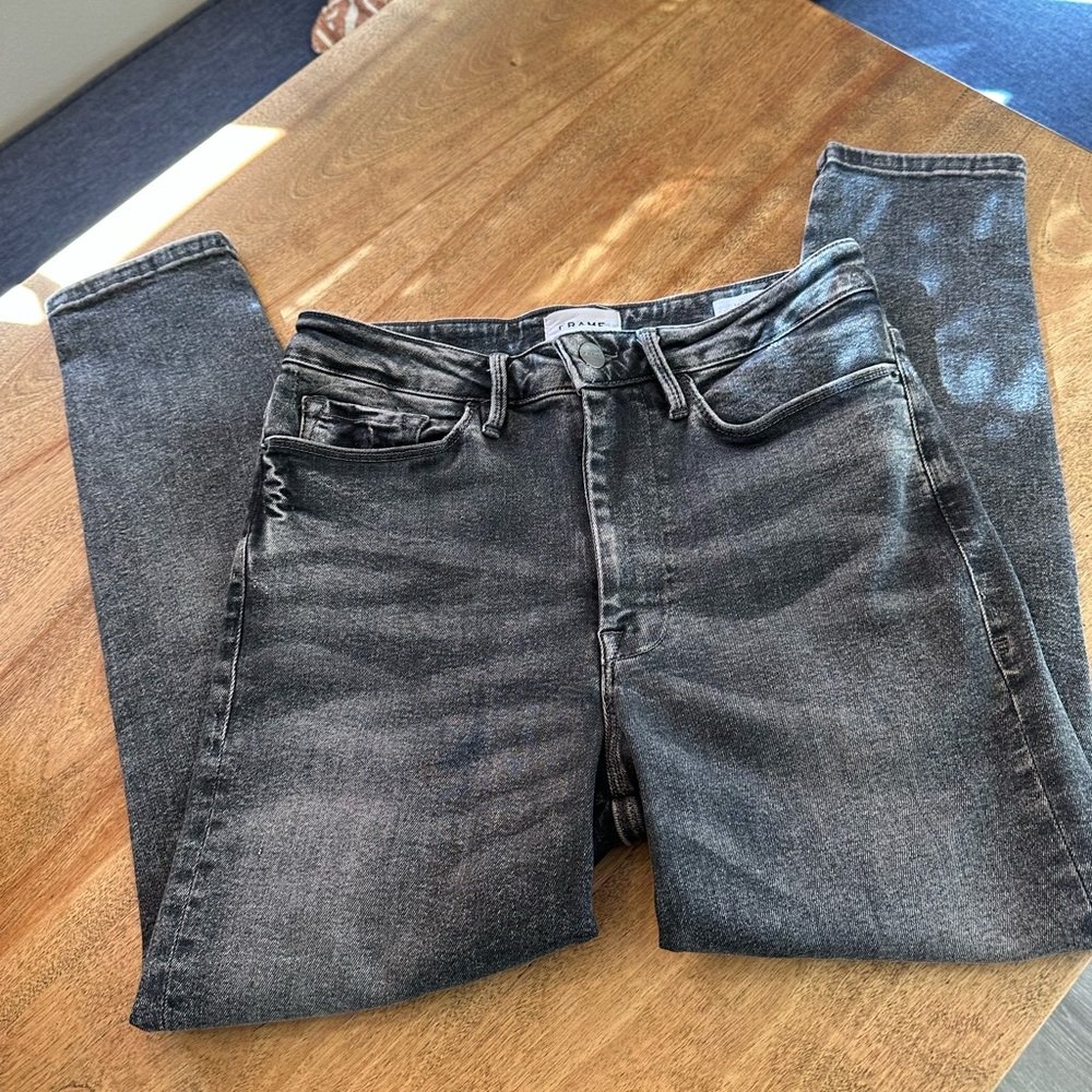 FRAME Le One Skinny Jeans black wash